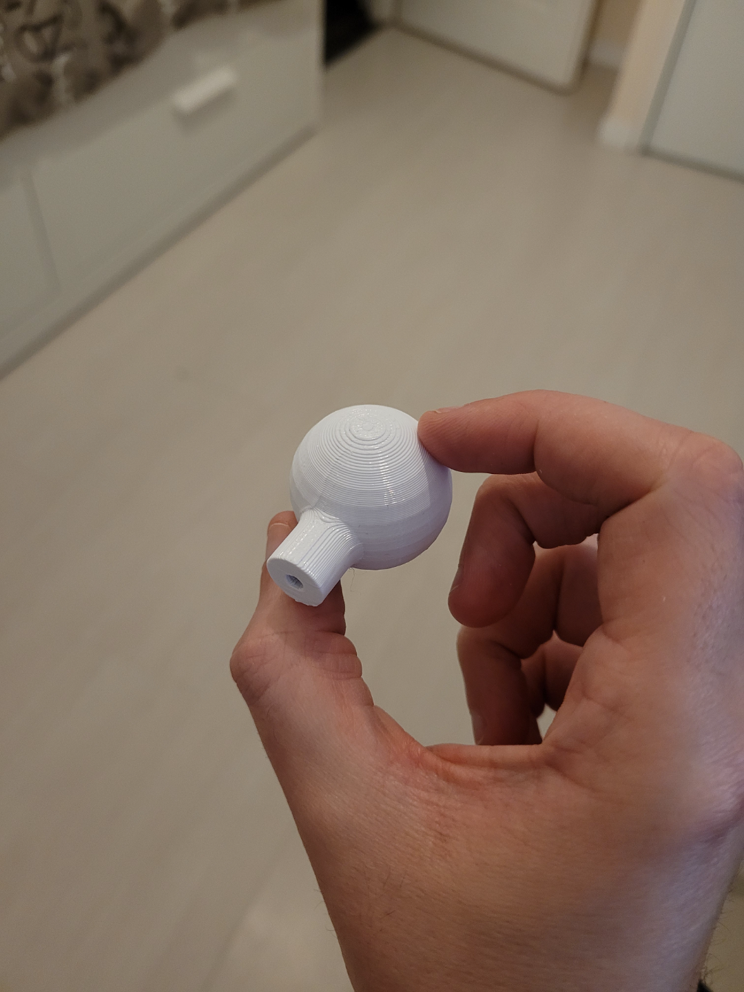 Sphere closet knob