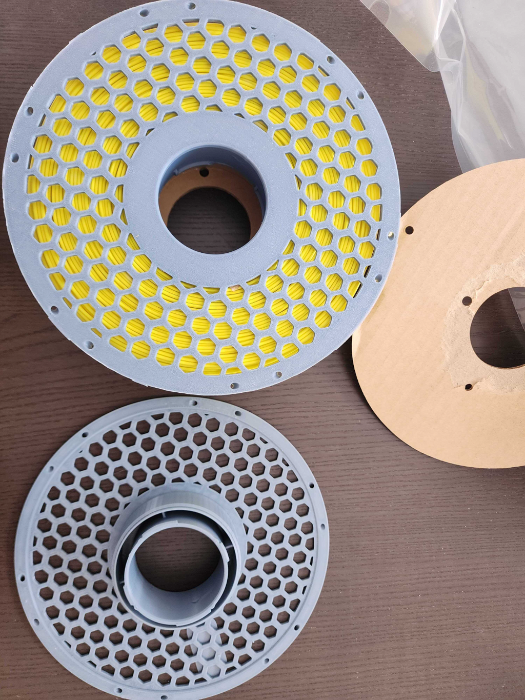 Improved Bambu Lab Reusable Spool Holder for Kiwifil filaments