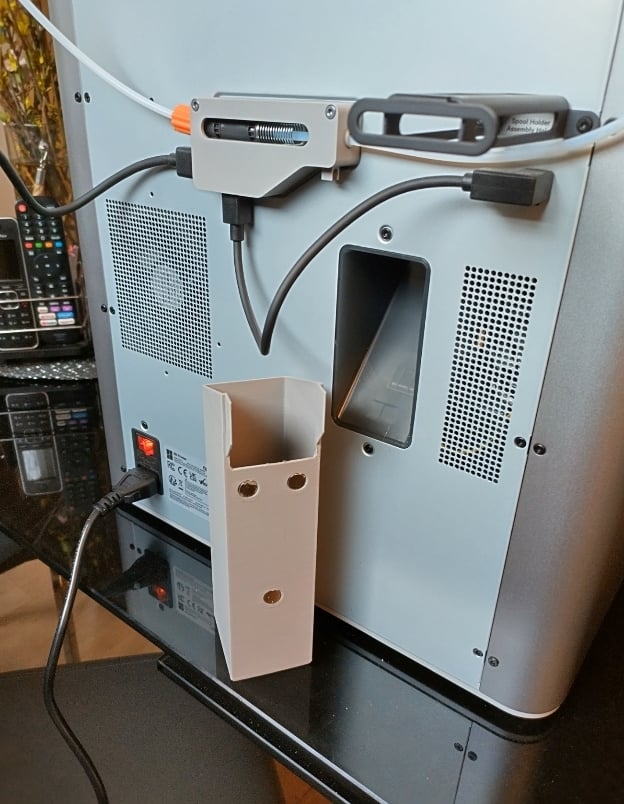 Bambu Lab X1C, Trash can for filament