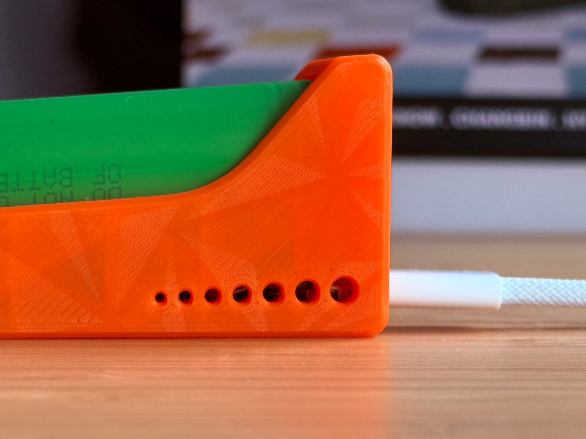 18650 charger case parametric for battery contacts