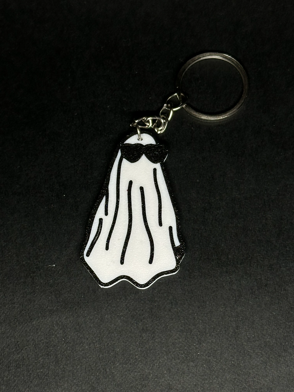 Ghost with heart glasses hallowen keychain