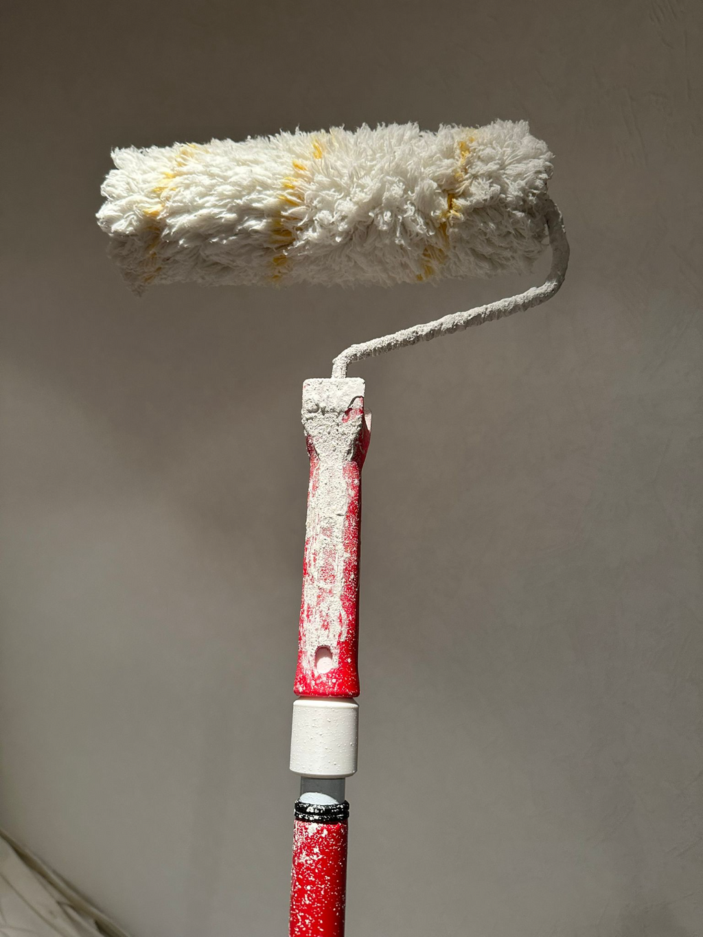 Adapter piece for paint roller to broomstick