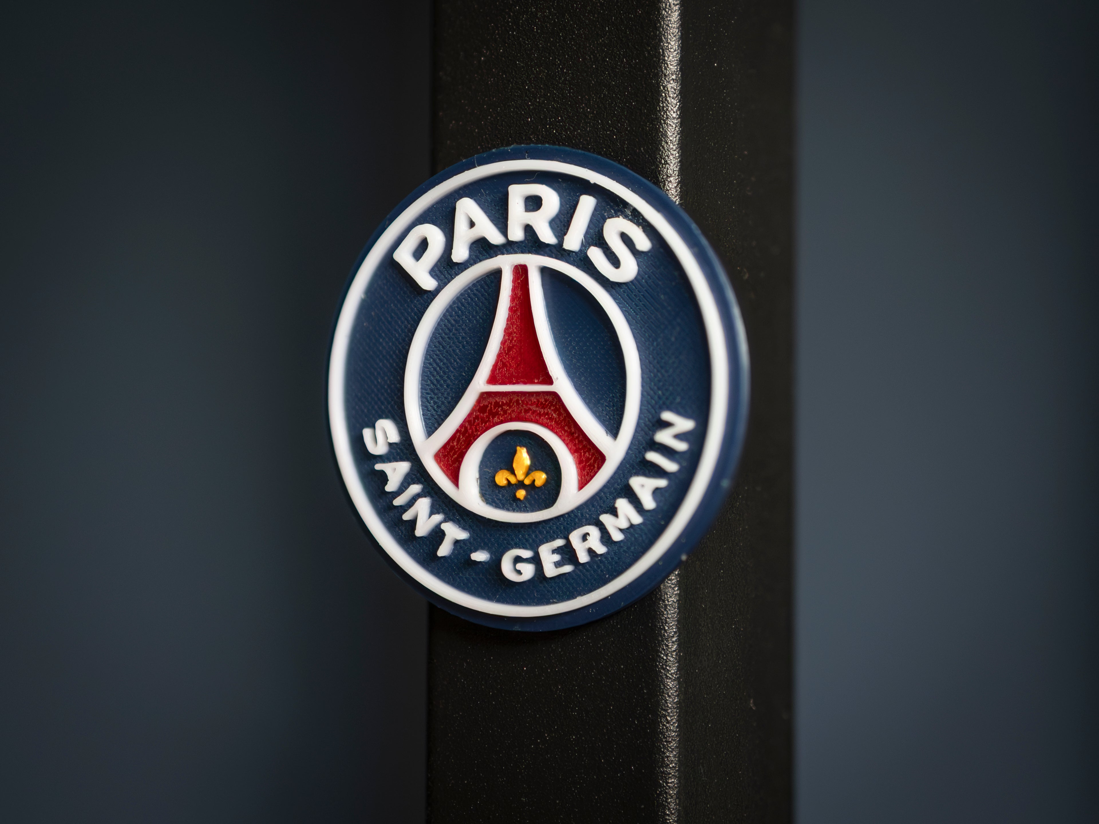 Paris Saint-Germain F.C. (PSG) Logo Magnet
