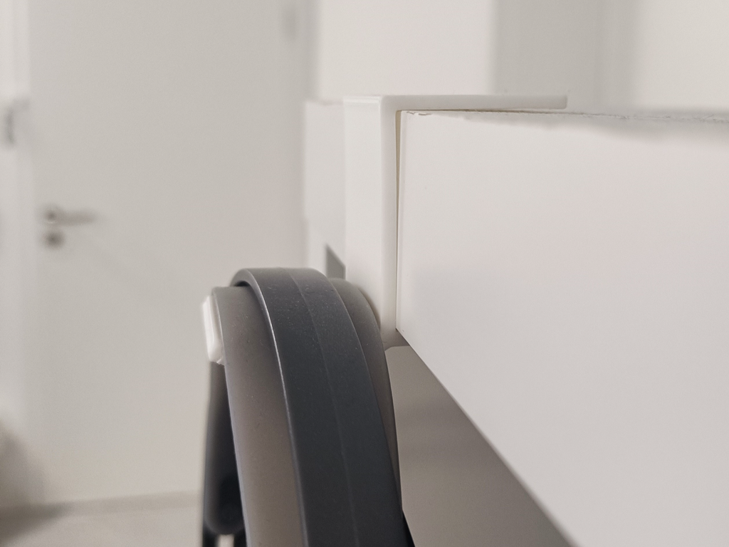 super simple Kallax Headphone holder