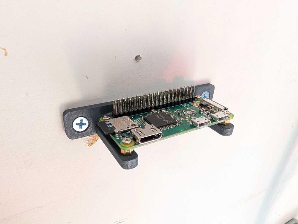 Slim Raspberry Pi Wall Mount (RPi 2-5, Zero)