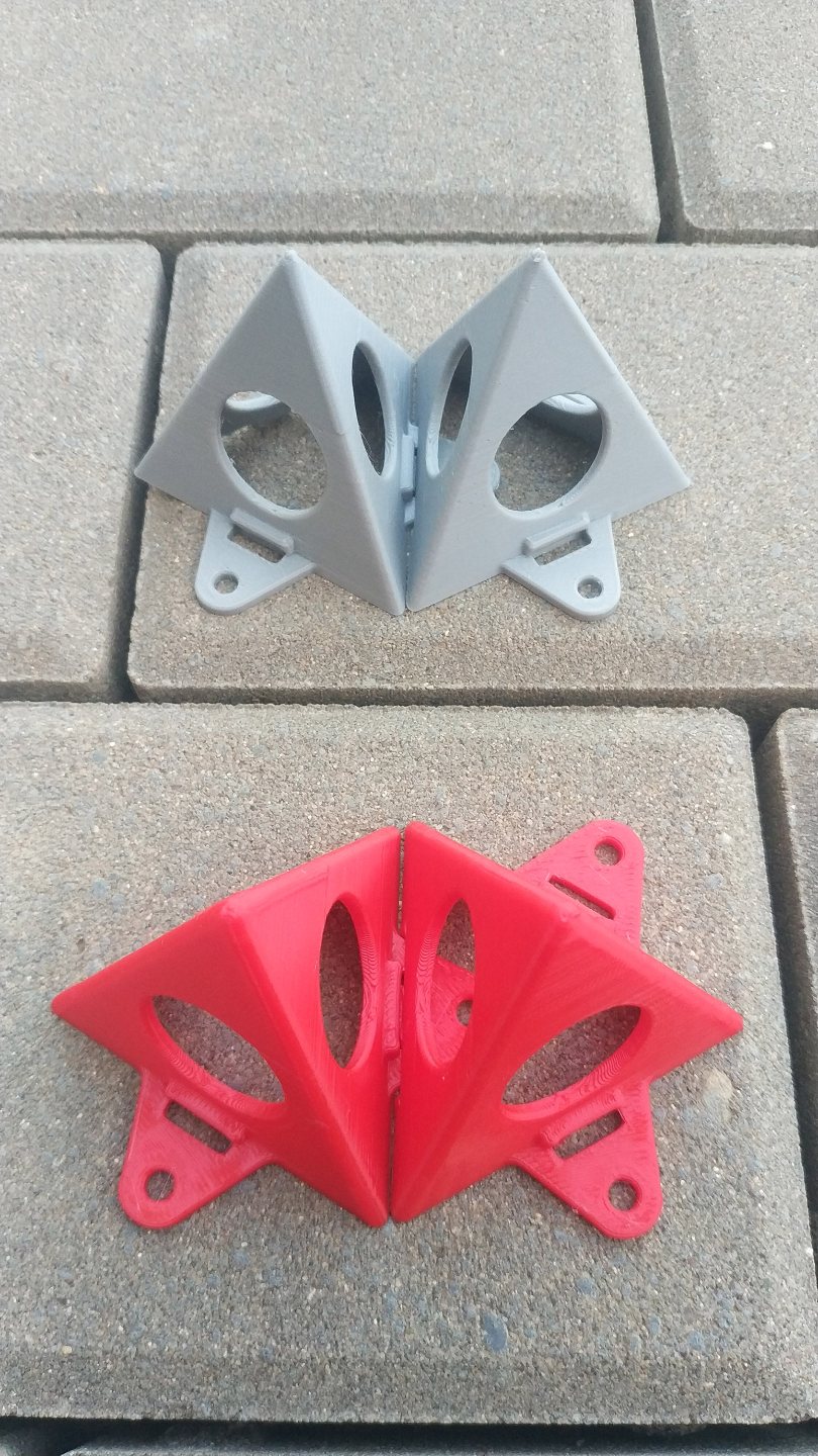 Triangular stand for painting wood