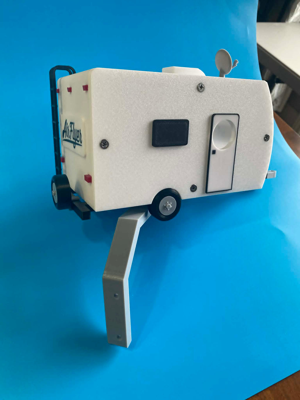 The Air Flyer Camping Trailer Birdhouse