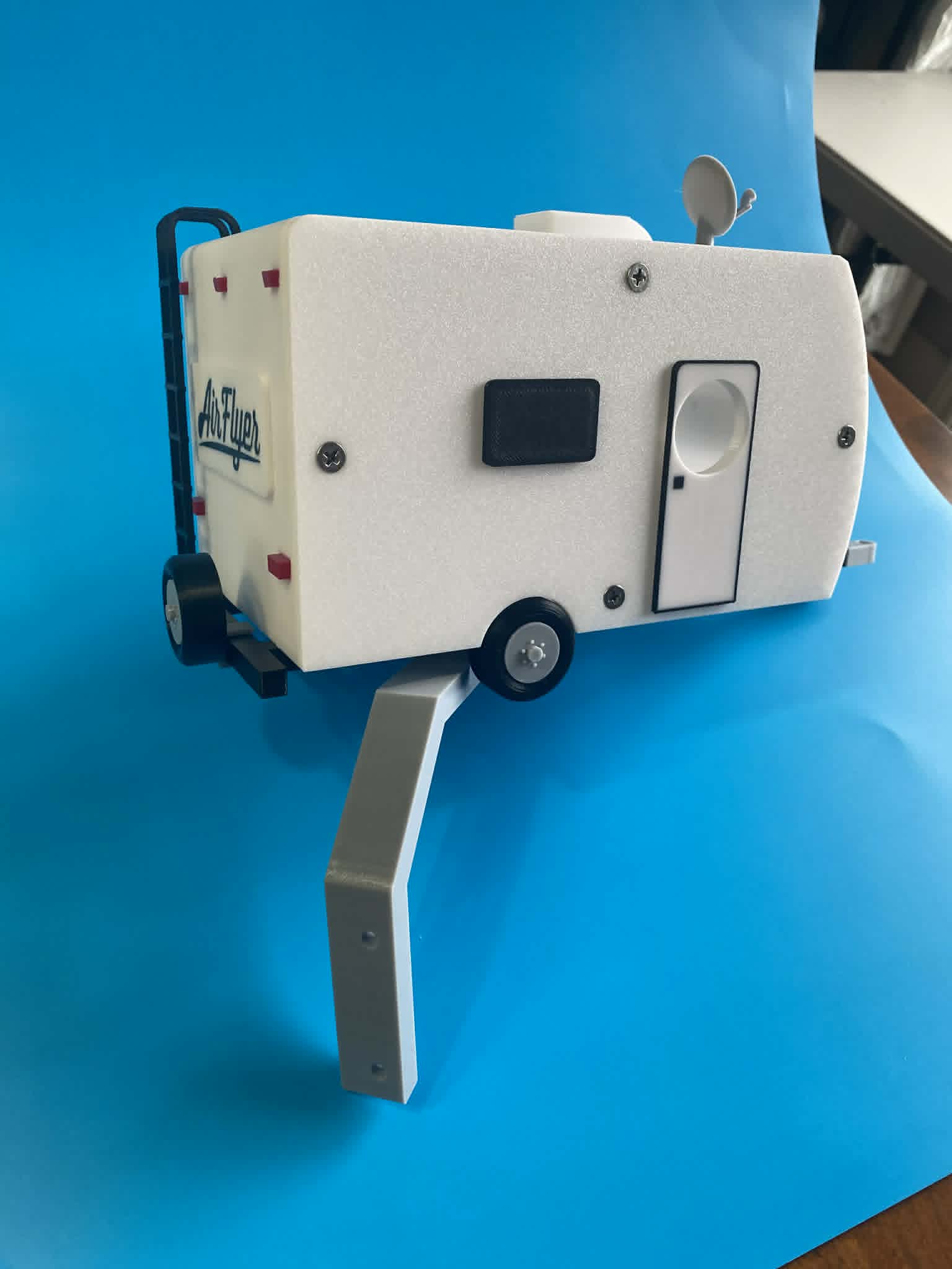 The Air Flyer Camping Trailer Birdhouse