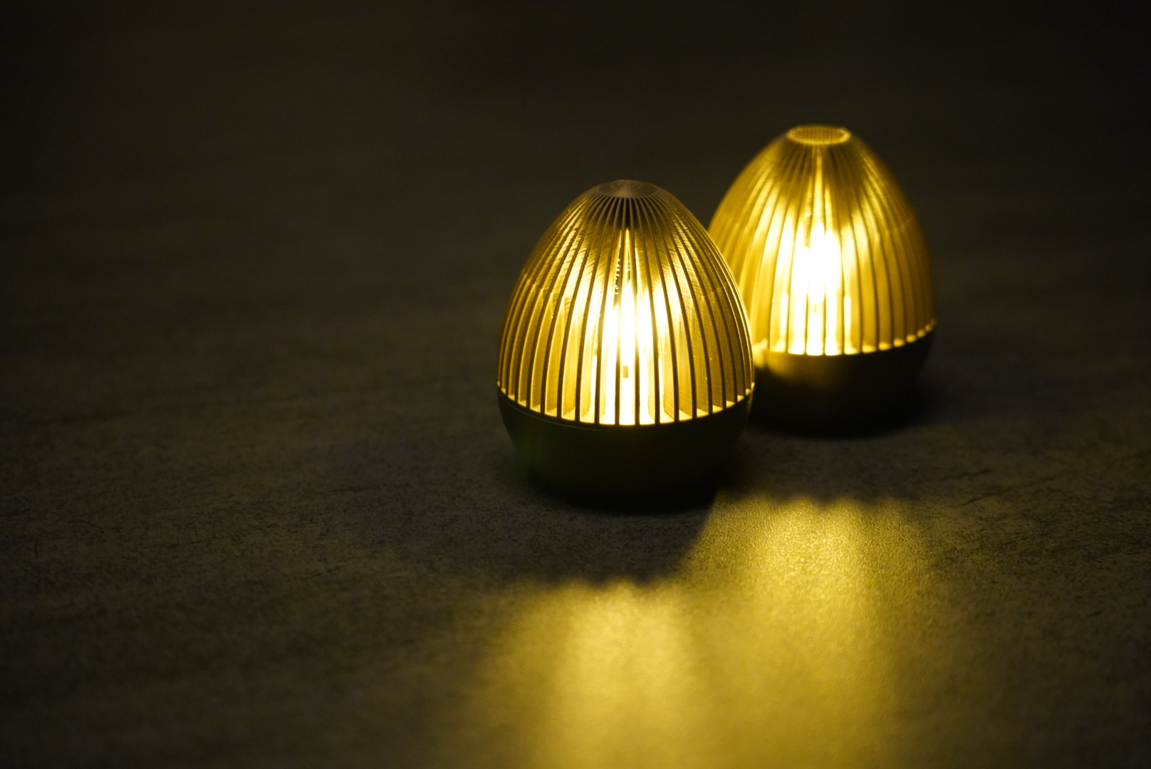 Elegant easter egg tea light