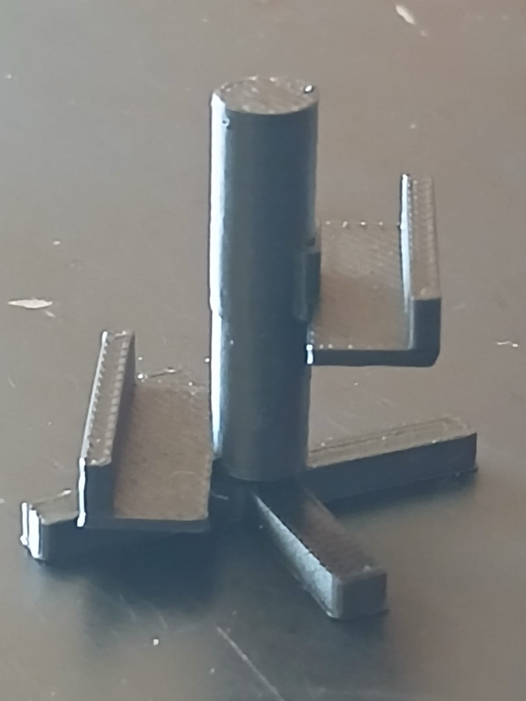 two side monitor raiser