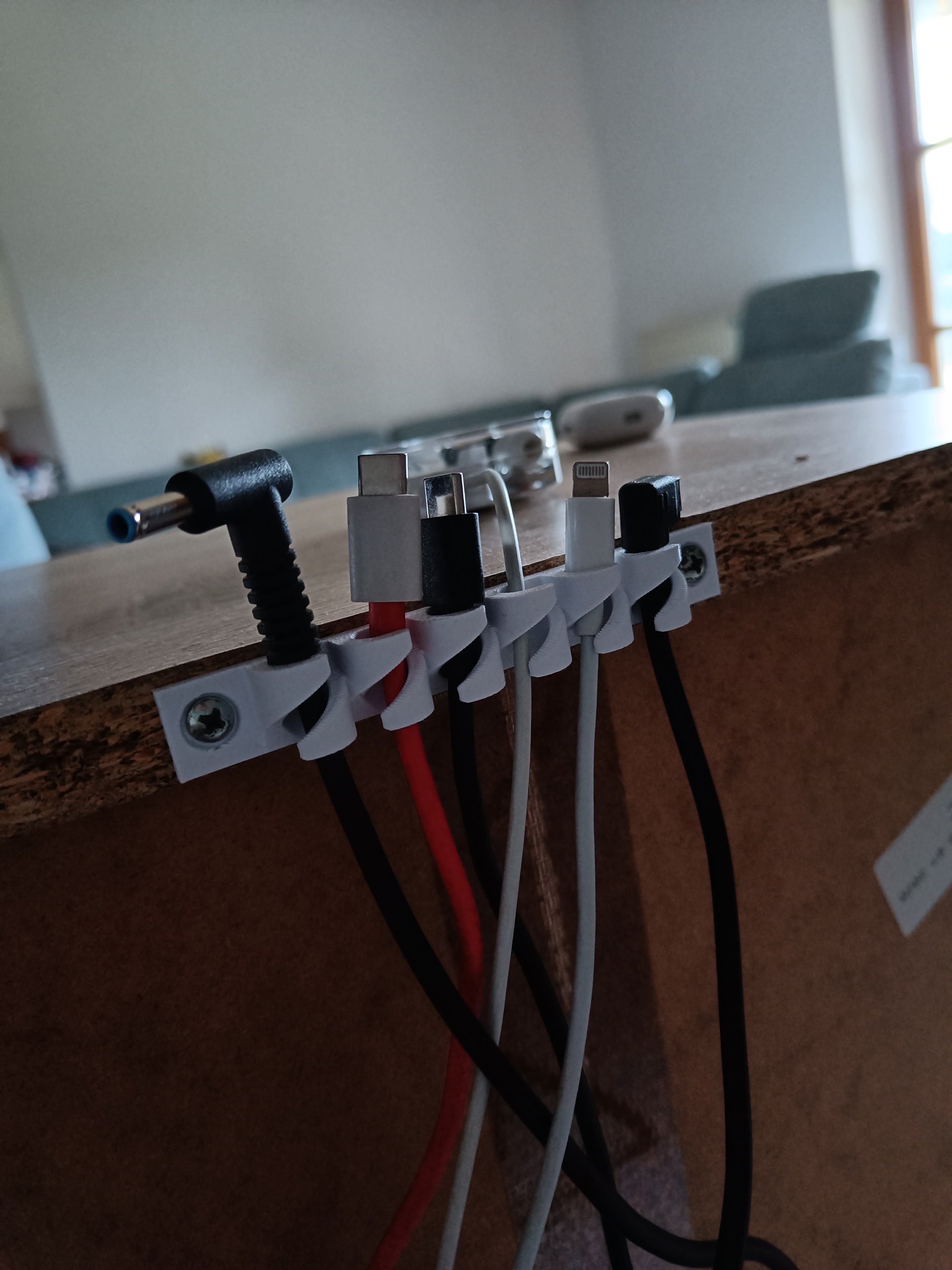 Cable Holder mit Schraubloch