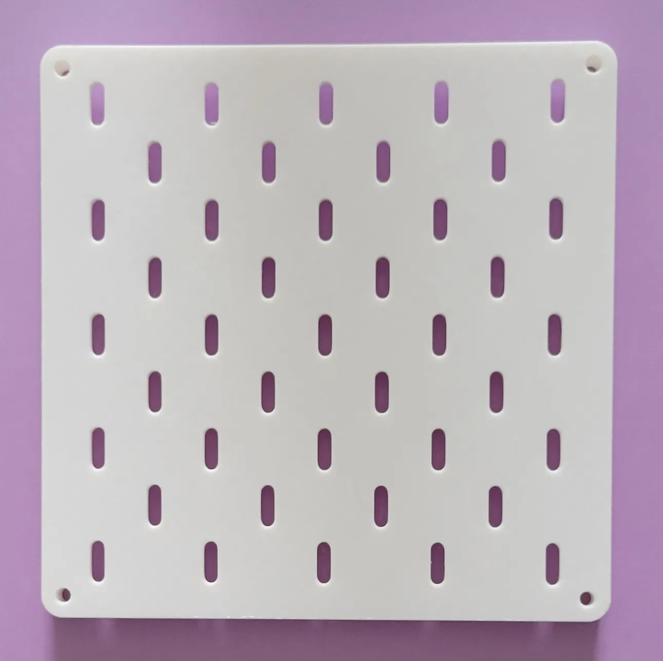IKEA Skadis pegboard with 6mm Wall spacer / IKEA Skadis lochplatte mit 6mm Abstandhalter zur Wand