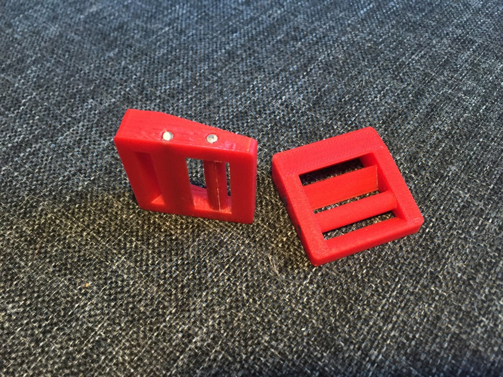 Strap lock for bags