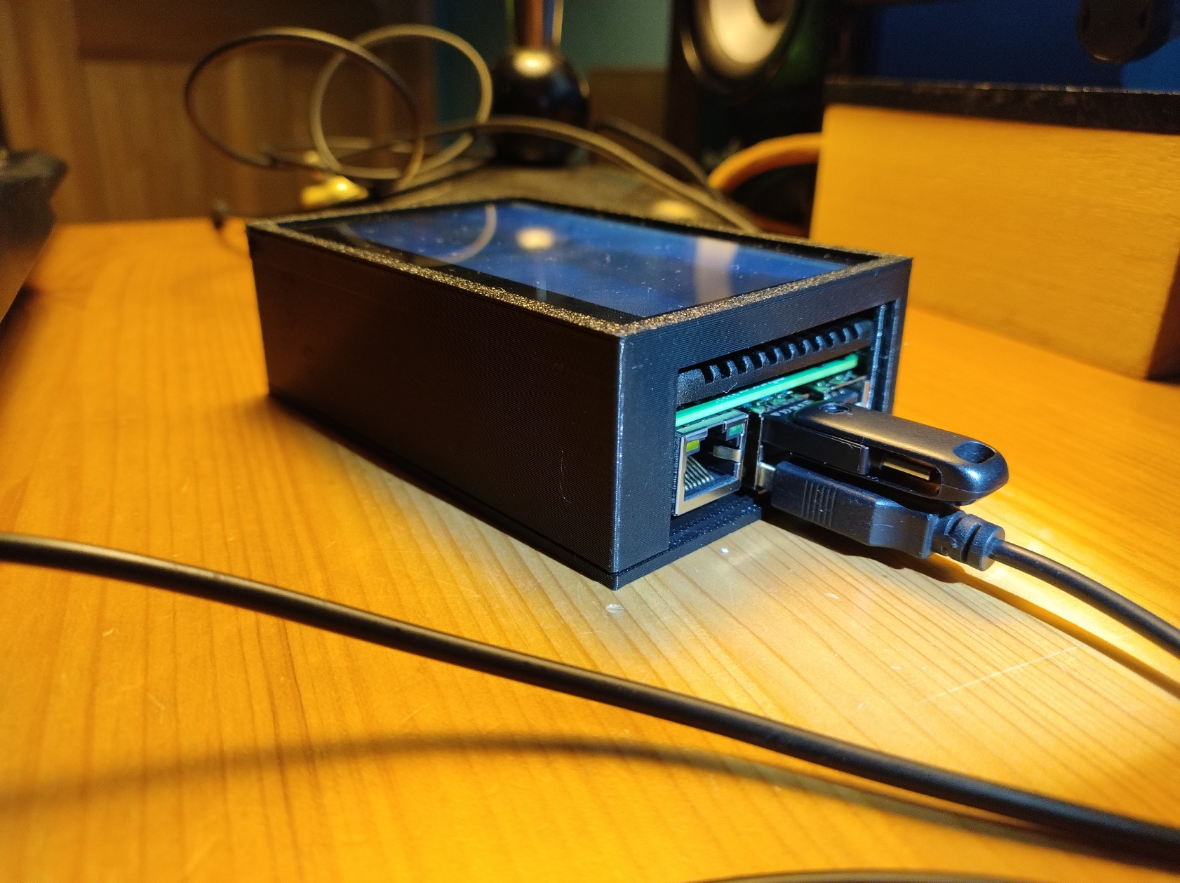 Raspberry Pi 4 Case with Heatsink, Fan & 4.3'' DSI