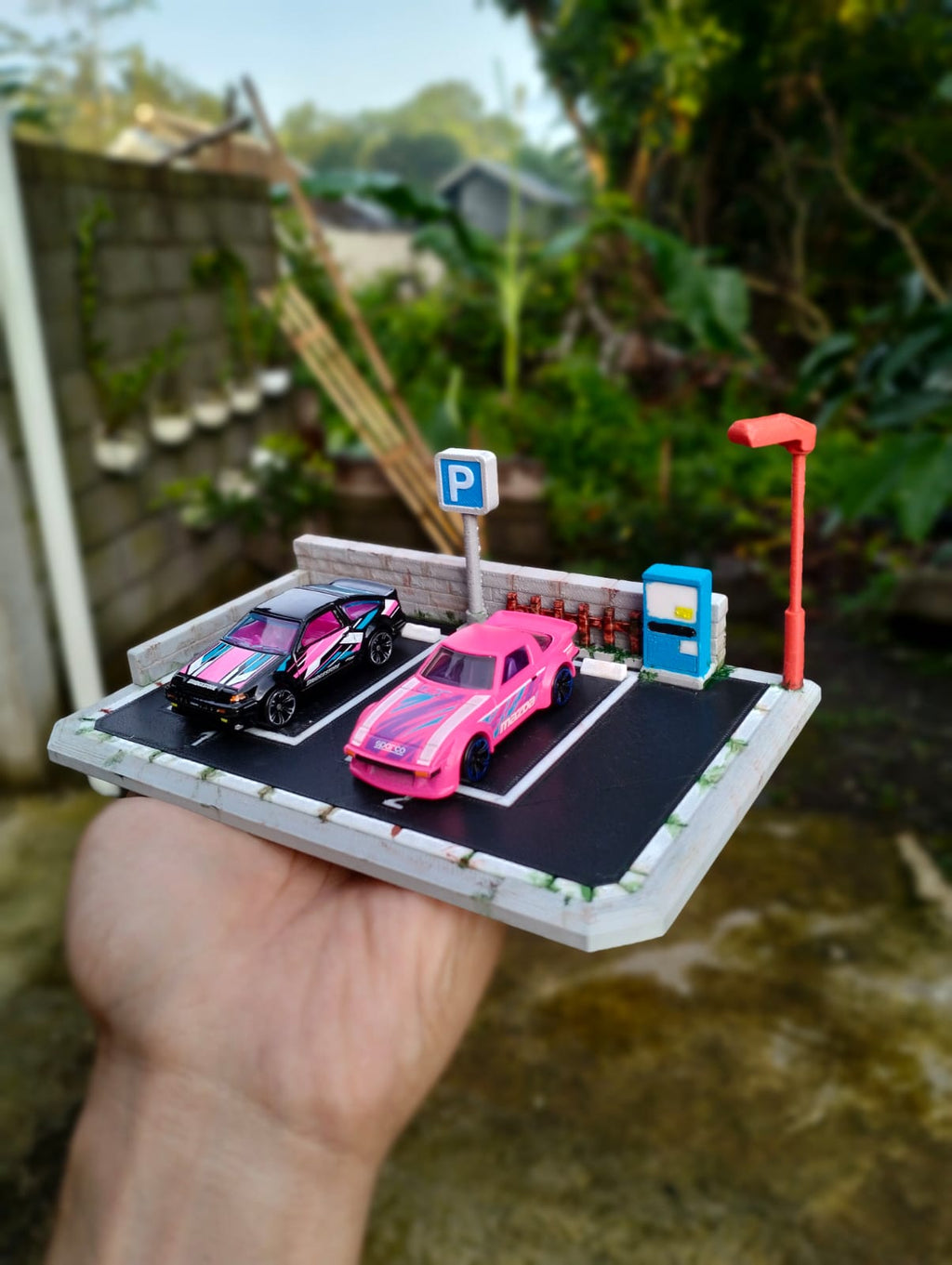 1:64 Japanese Coin Parking Diorama (2-Car Fit)