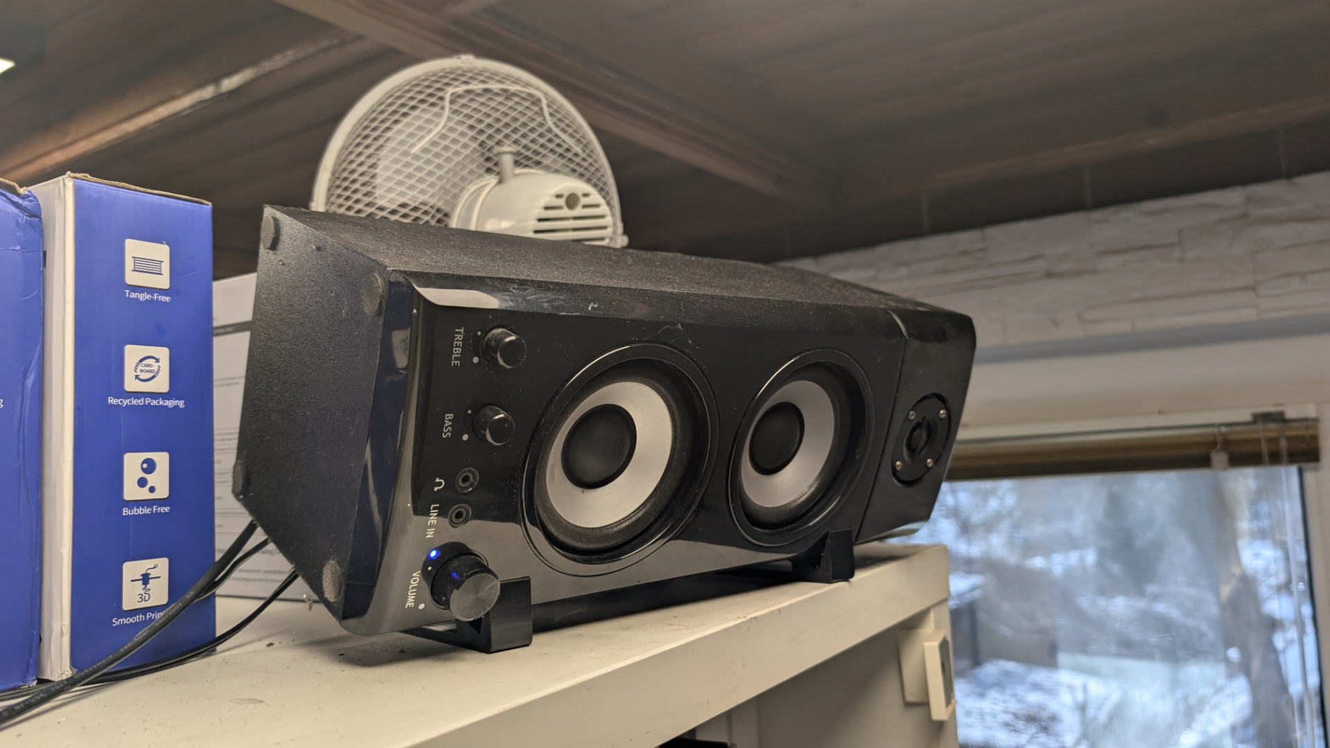 Speaker angle stand, high shelf