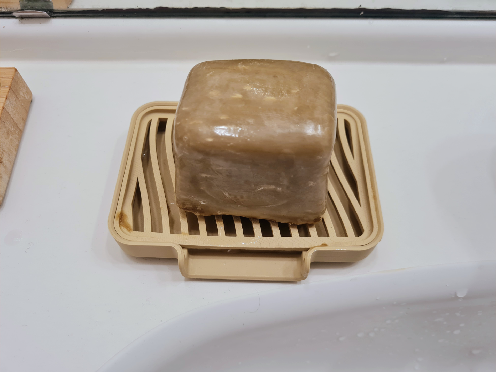 Soap holder - with waves and easy to drip