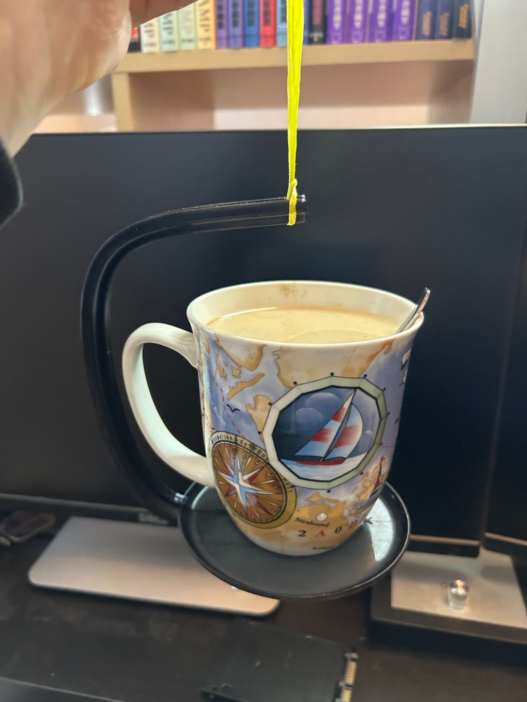 "Unspillable" Mug Carrier