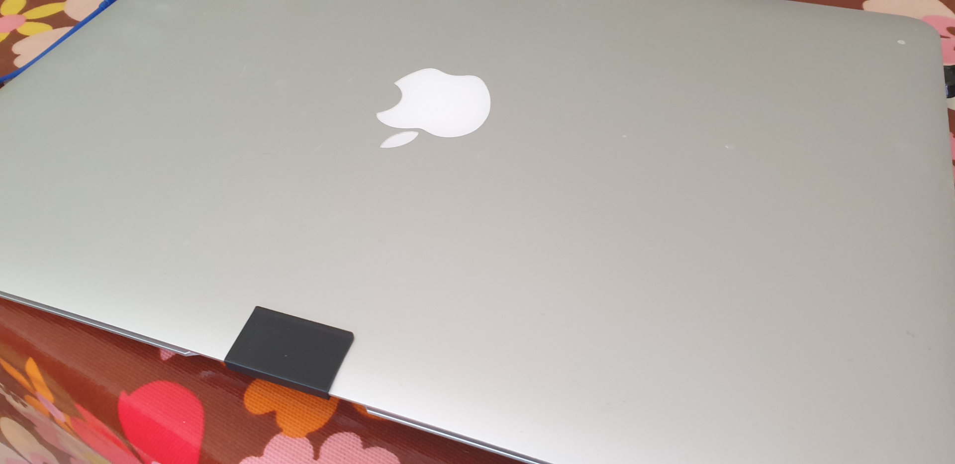 Macbook Air sliding camera cover