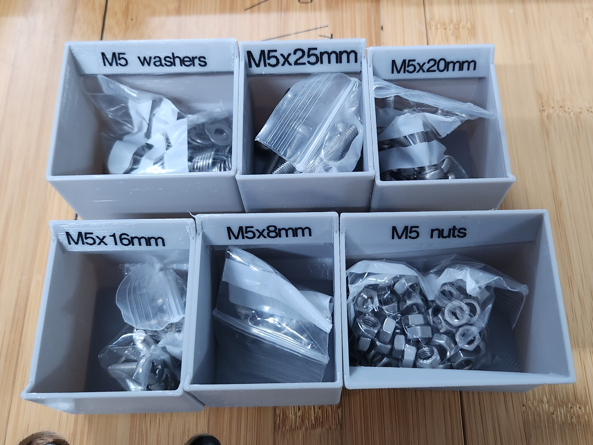 Packout low profile center bins, configurable