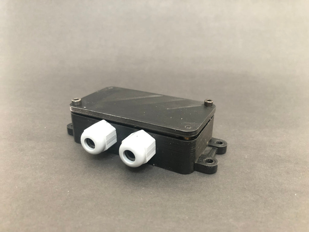 Universal waterproof case