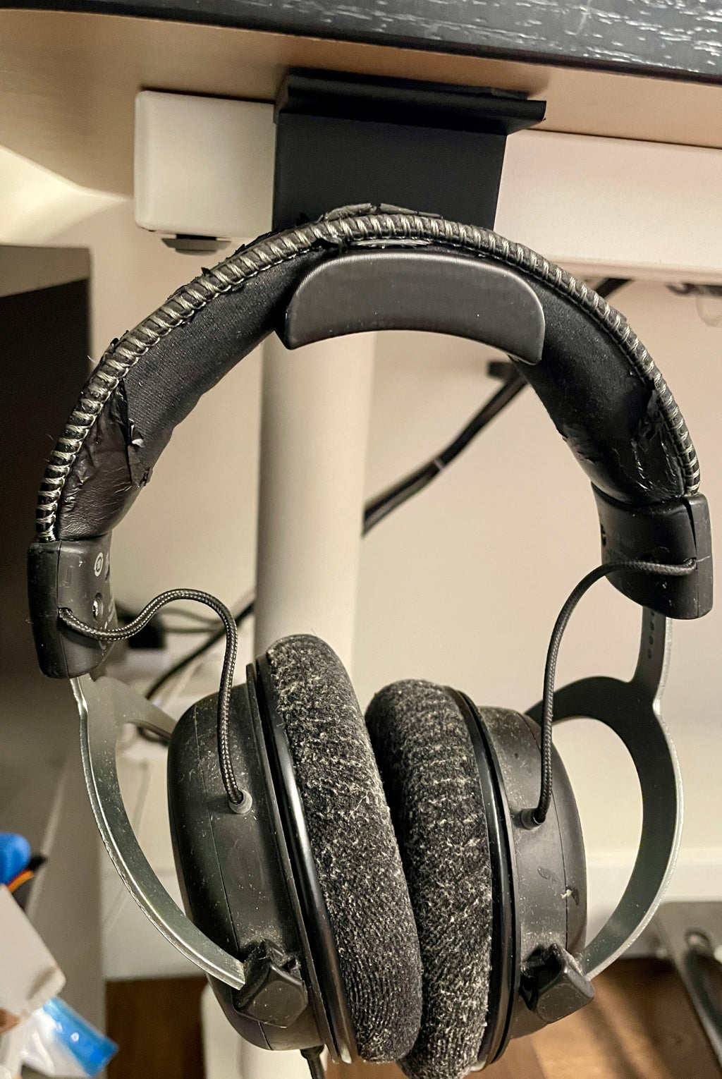 Minimal Under Desk Headphone Hook