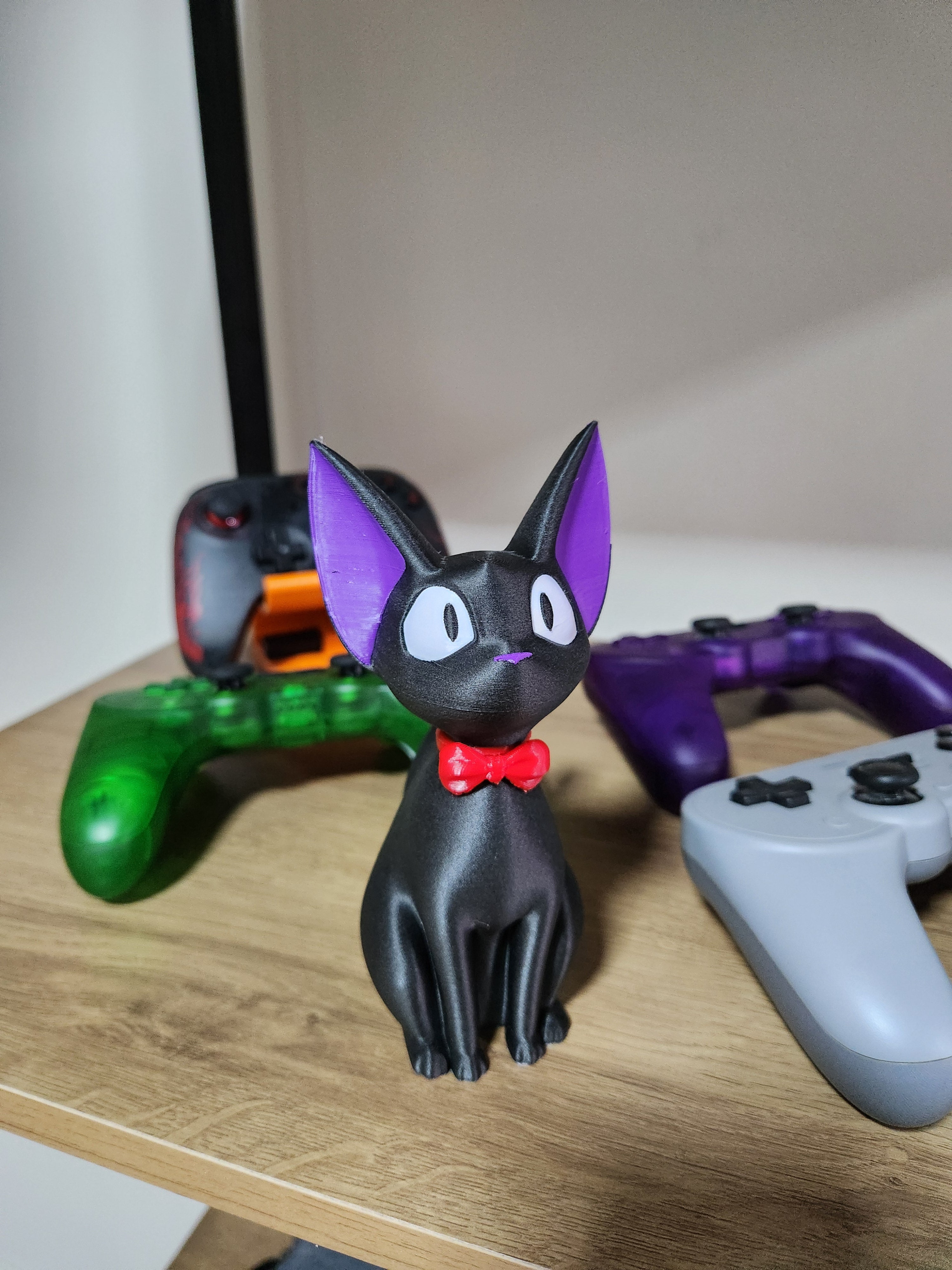 Jiji Cat Figurine – Articulated Neck Model