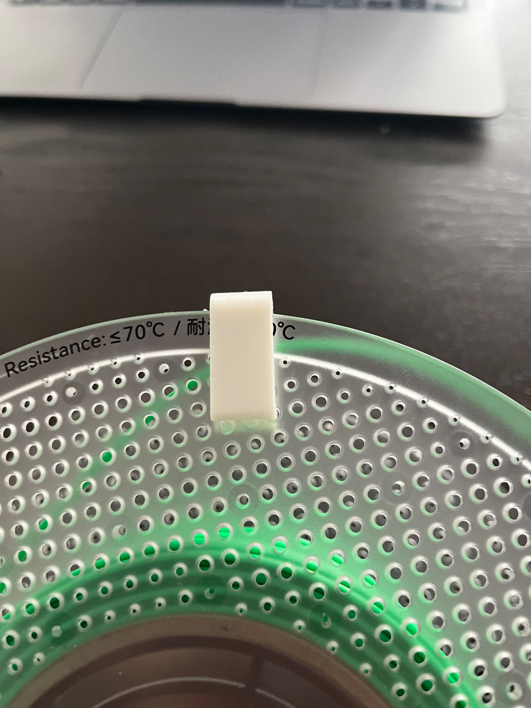 Filament clip. Fits almost all filaments.