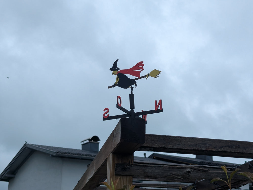 Funktionierende Wetterhexe - Wetterfahne