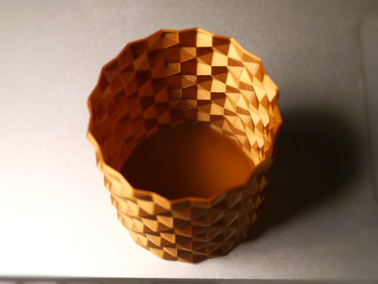 Hex surface vase (spiral print)