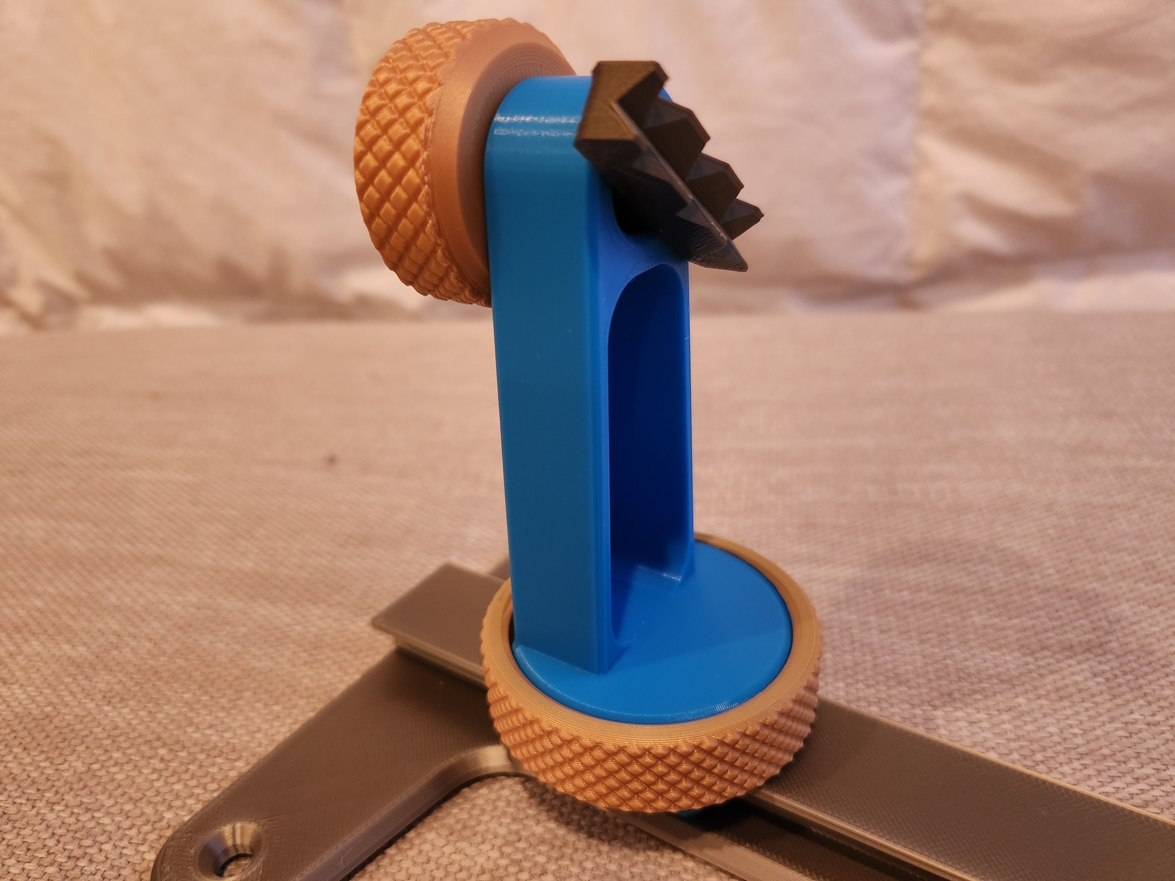 Adjustable PCB Holder Tool
