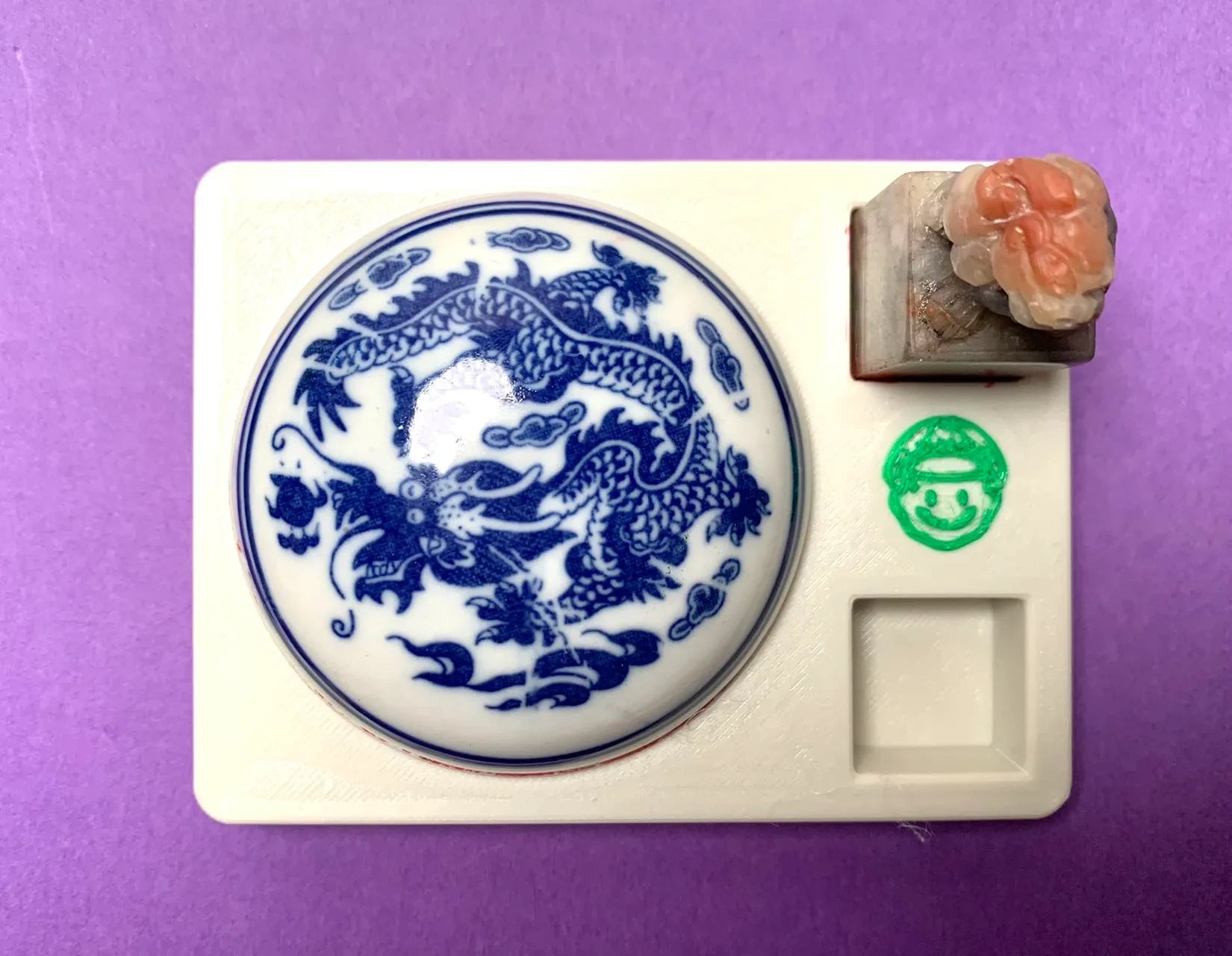 带有马里奥头像的印章盒子