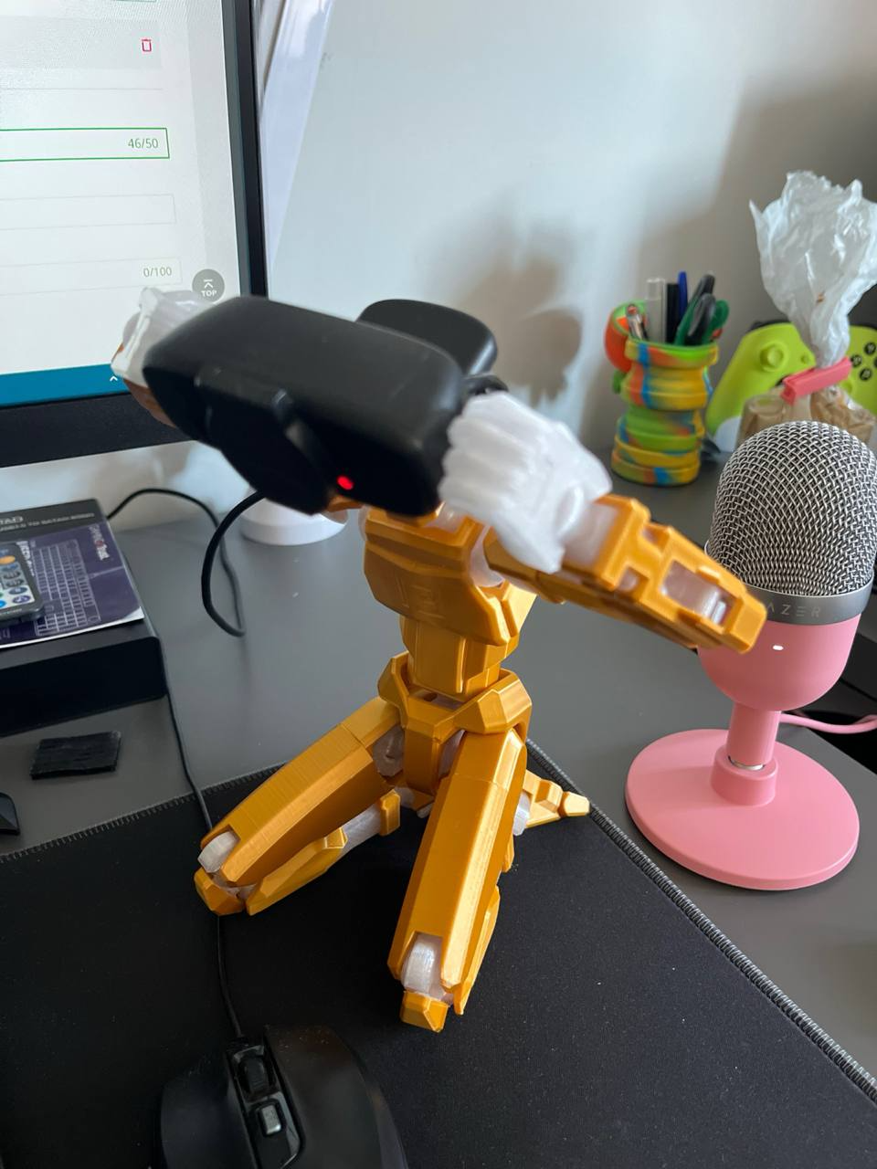 Dummy 13 Version 1.0, 256% scaled, webcam neck