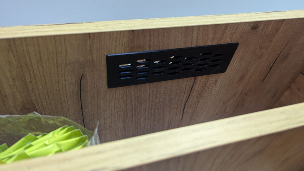 Ventilation grille for kitchen cabinet and drawers