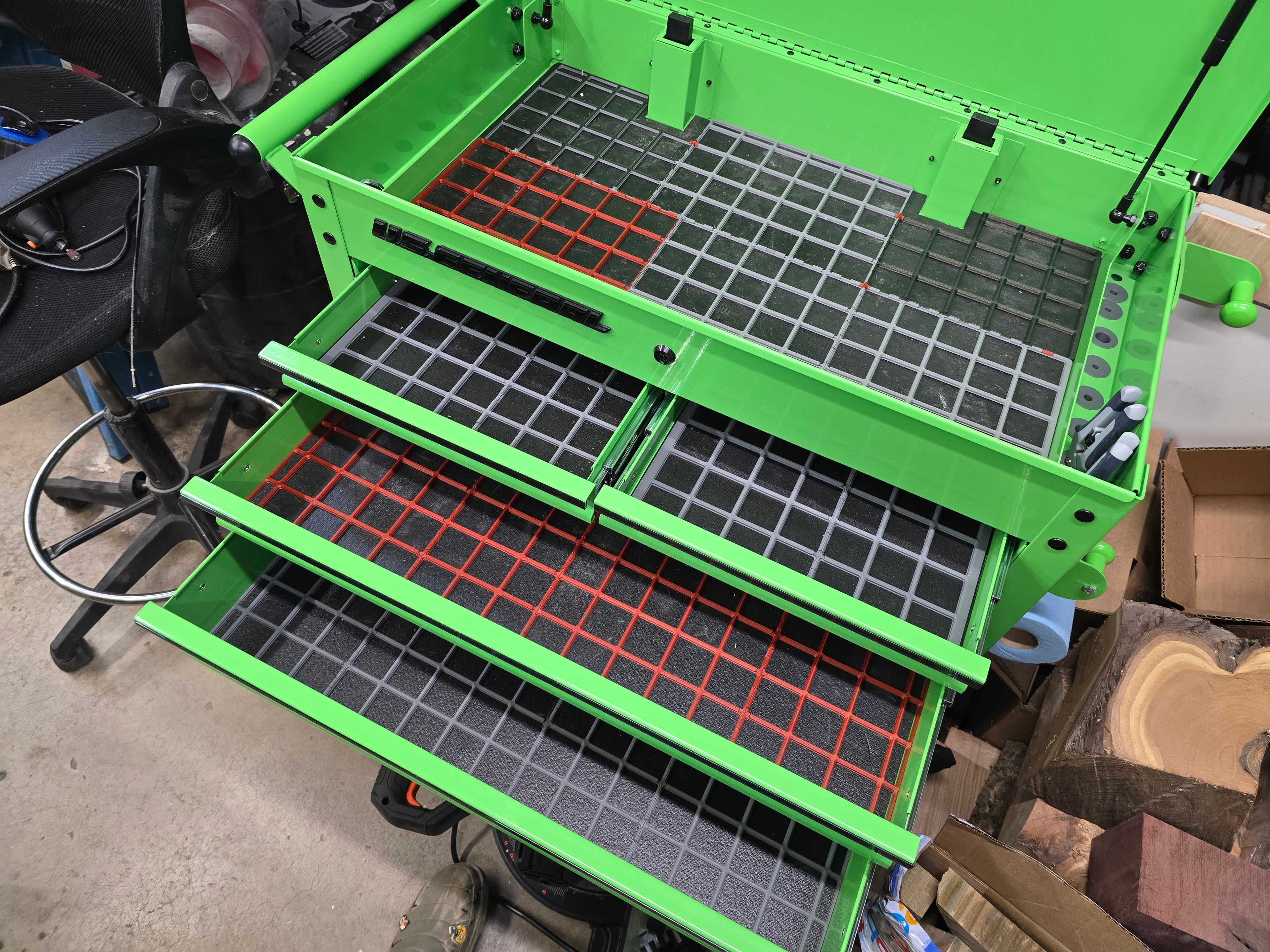 U.S. GENERAL 30 in., 4-Drawer Tech Cart Gridfinity