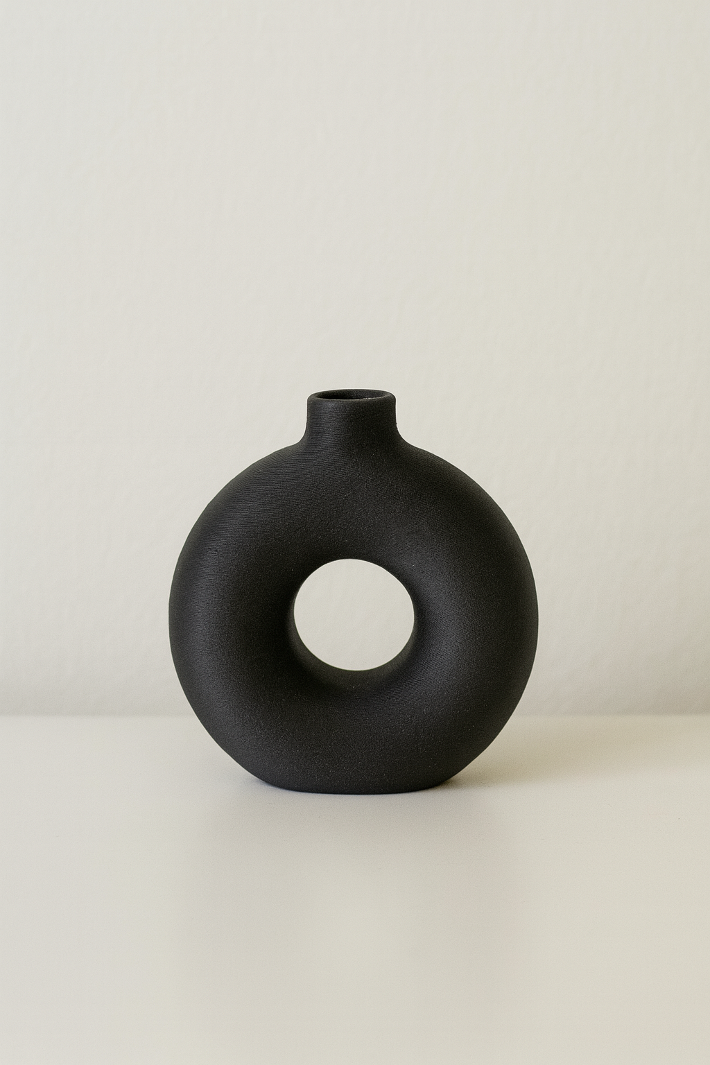 Mordern_Circular_Vase