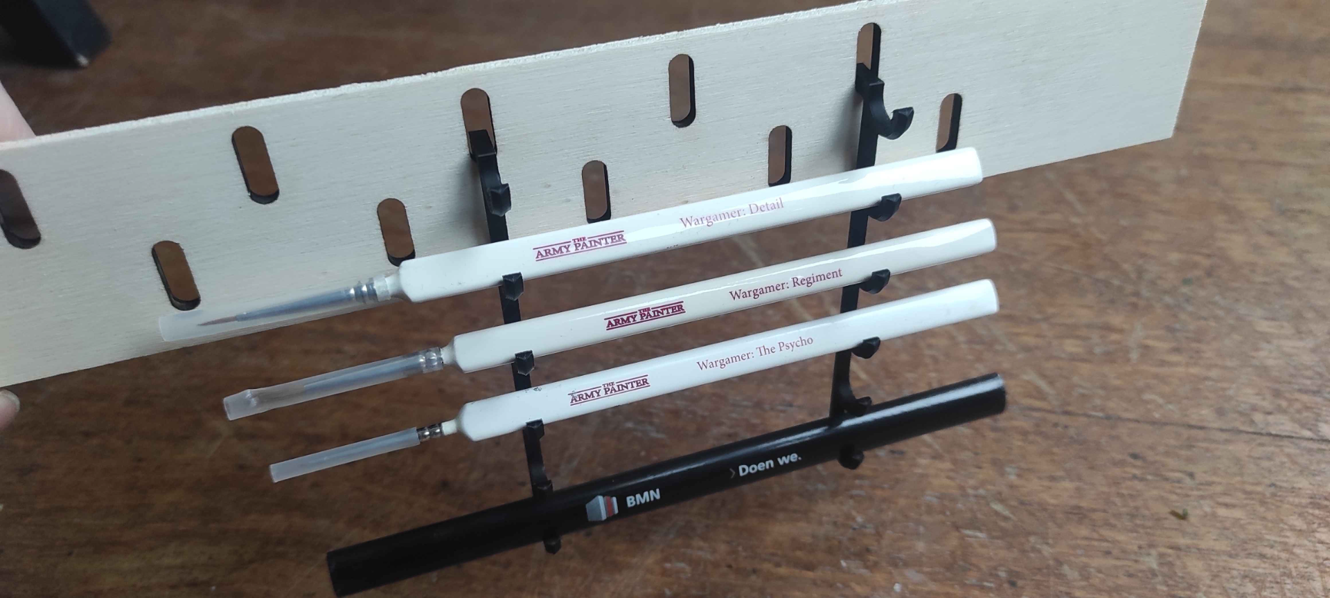 Skådis brush/pen rack