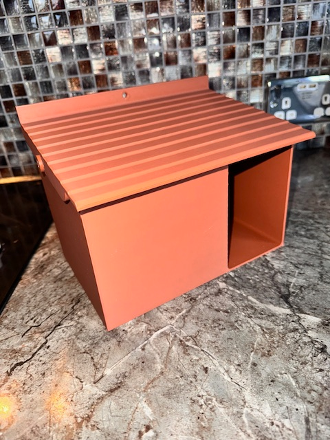 Robin nest box