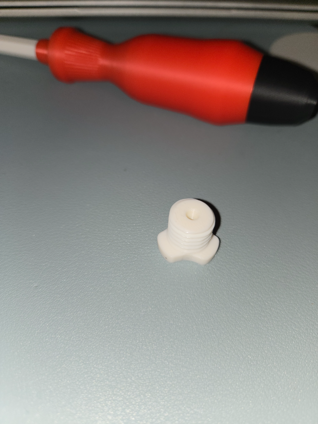 Anchoring hex bolt for GOEWS