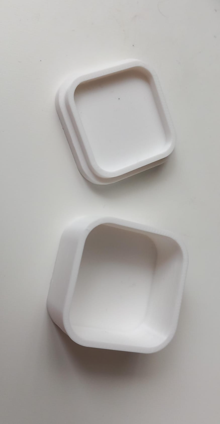 Box with lid