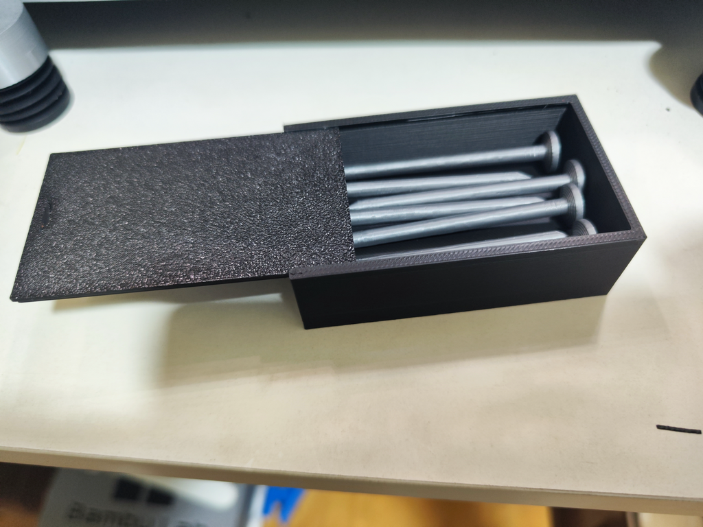 Caja clavos
