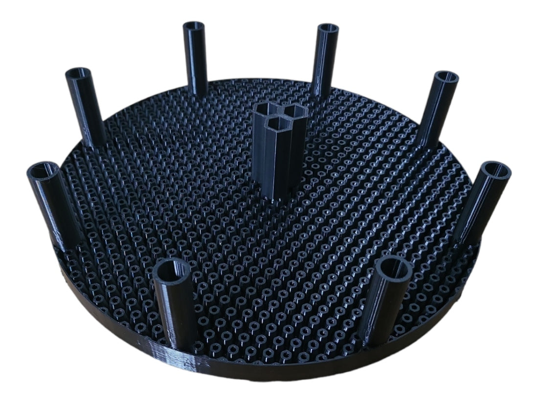 Bucket strainer for seperating dirt from water