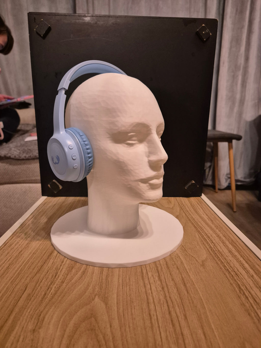 Human head, mannequin for headphones