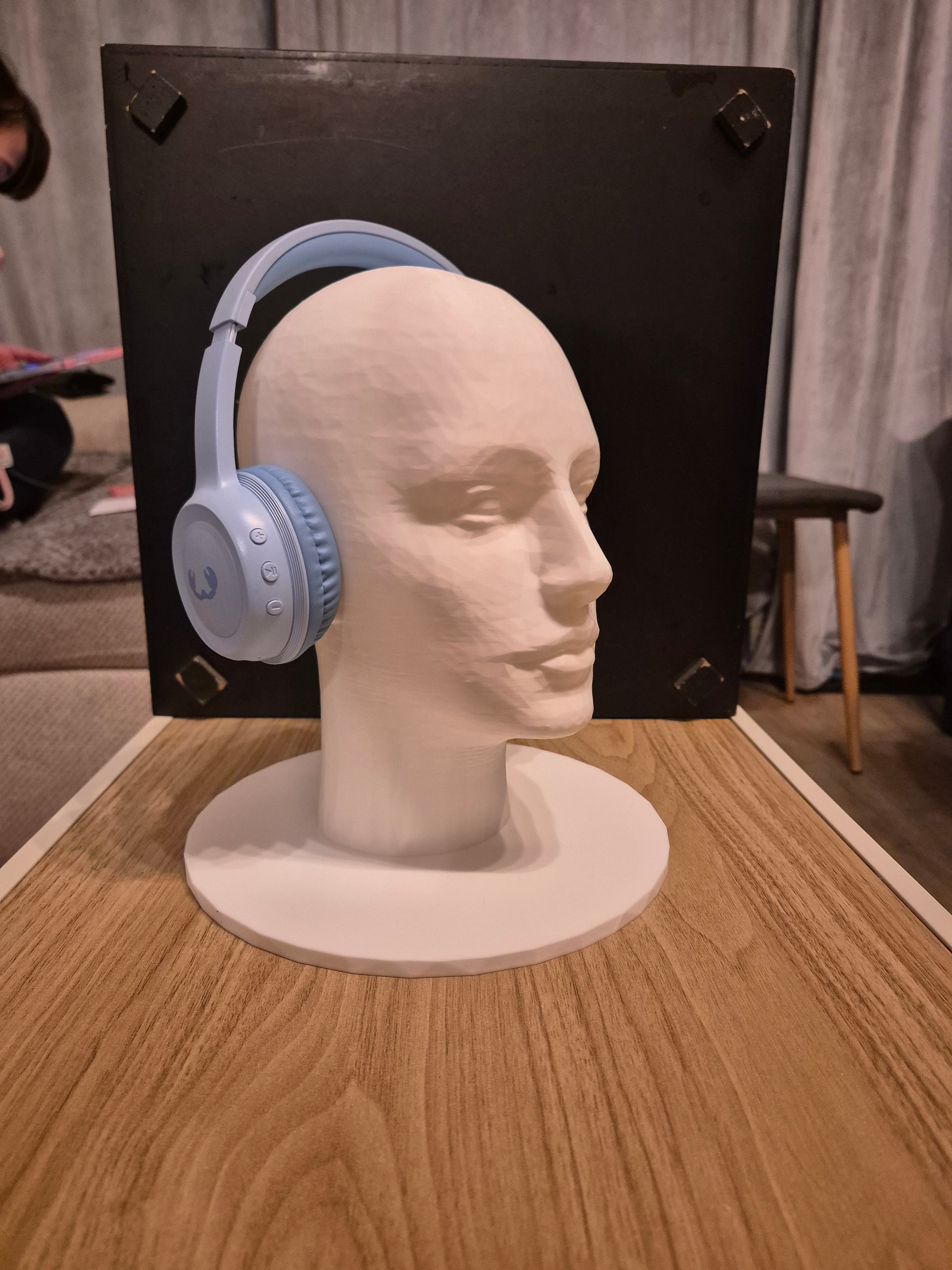 Human head, mannequin for headphones