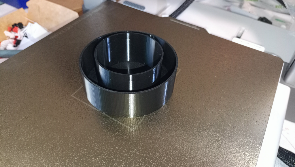 Self Watering sprouter with water level indicator