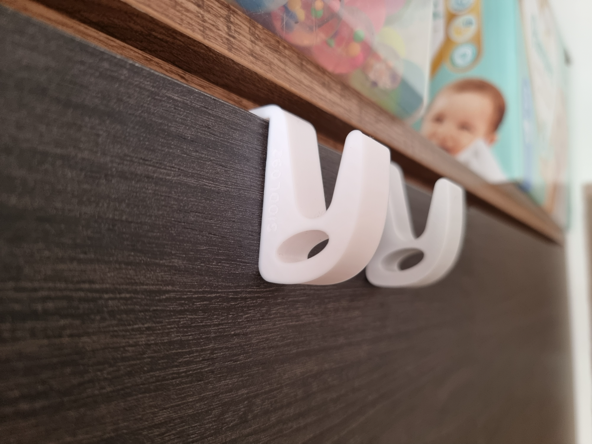 WARDROBE HANGER