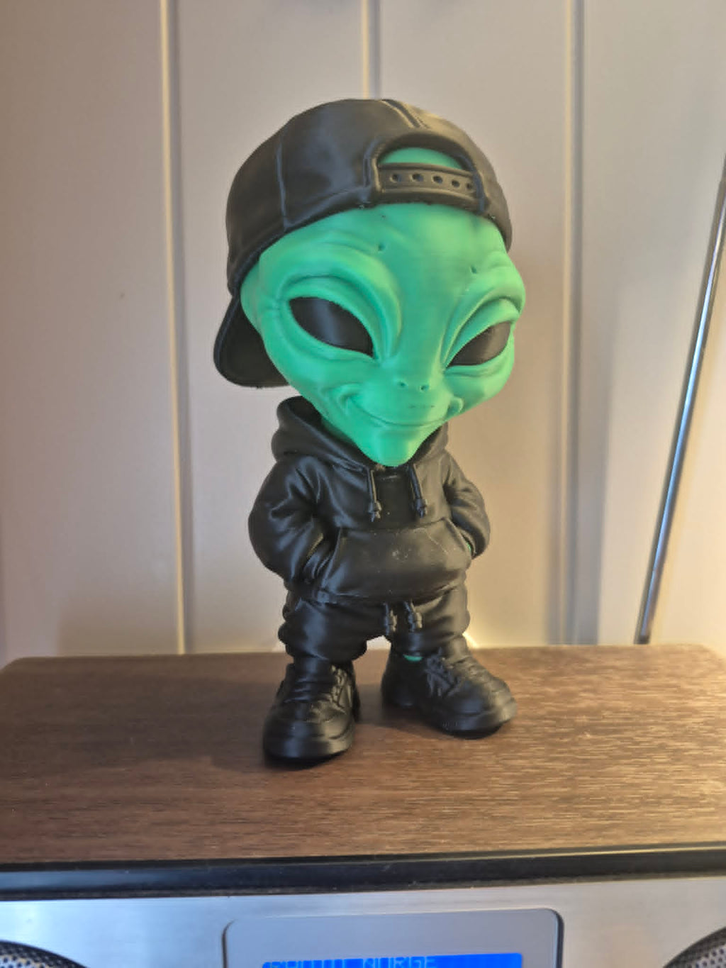 Gangster alien