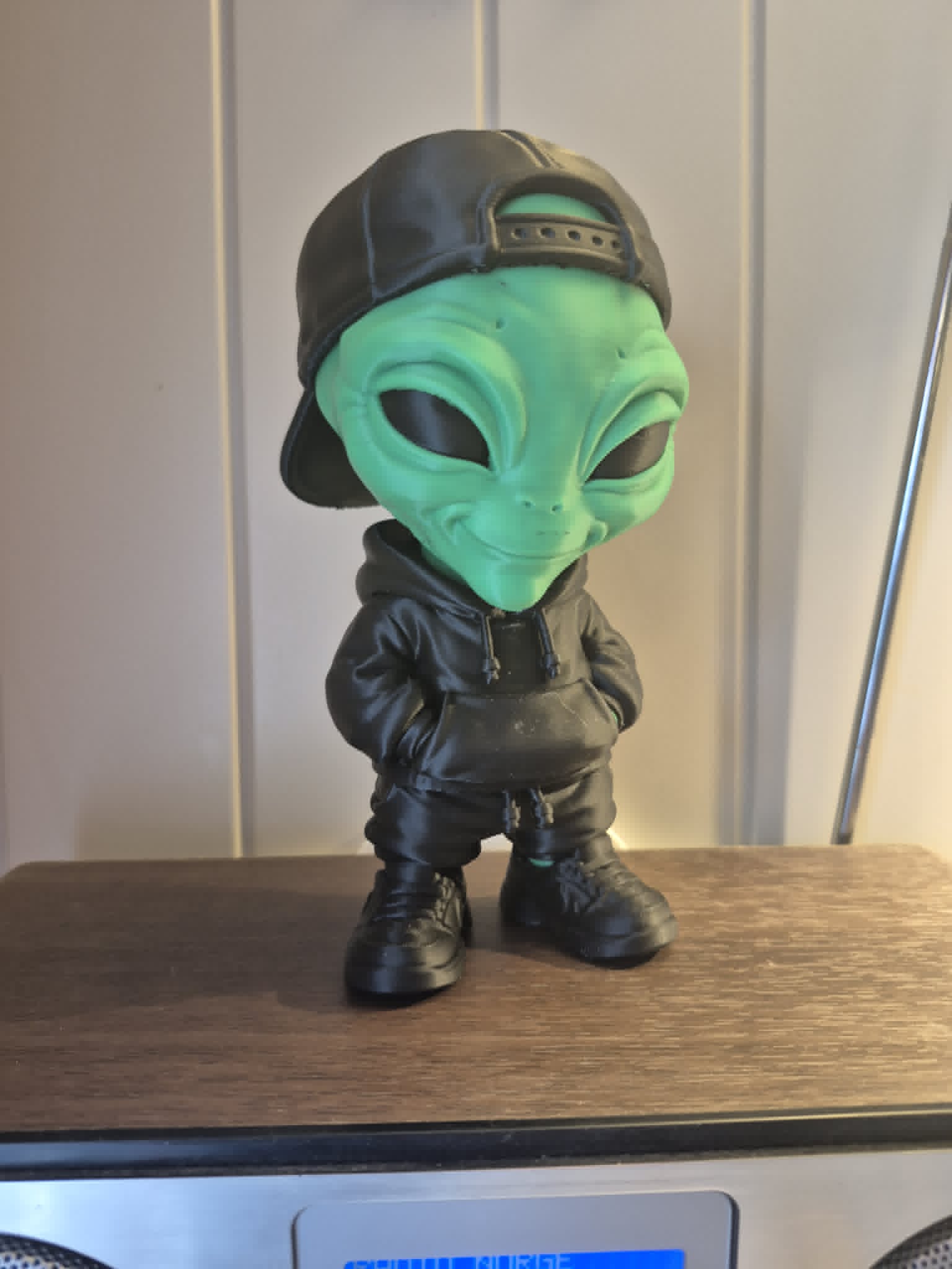 Gangster alien