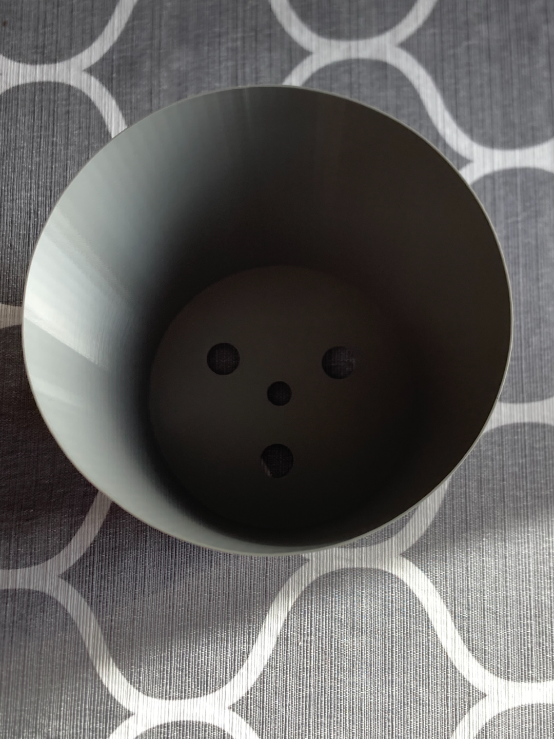 thin pot insert- 3 legs and 4 holes- small and big