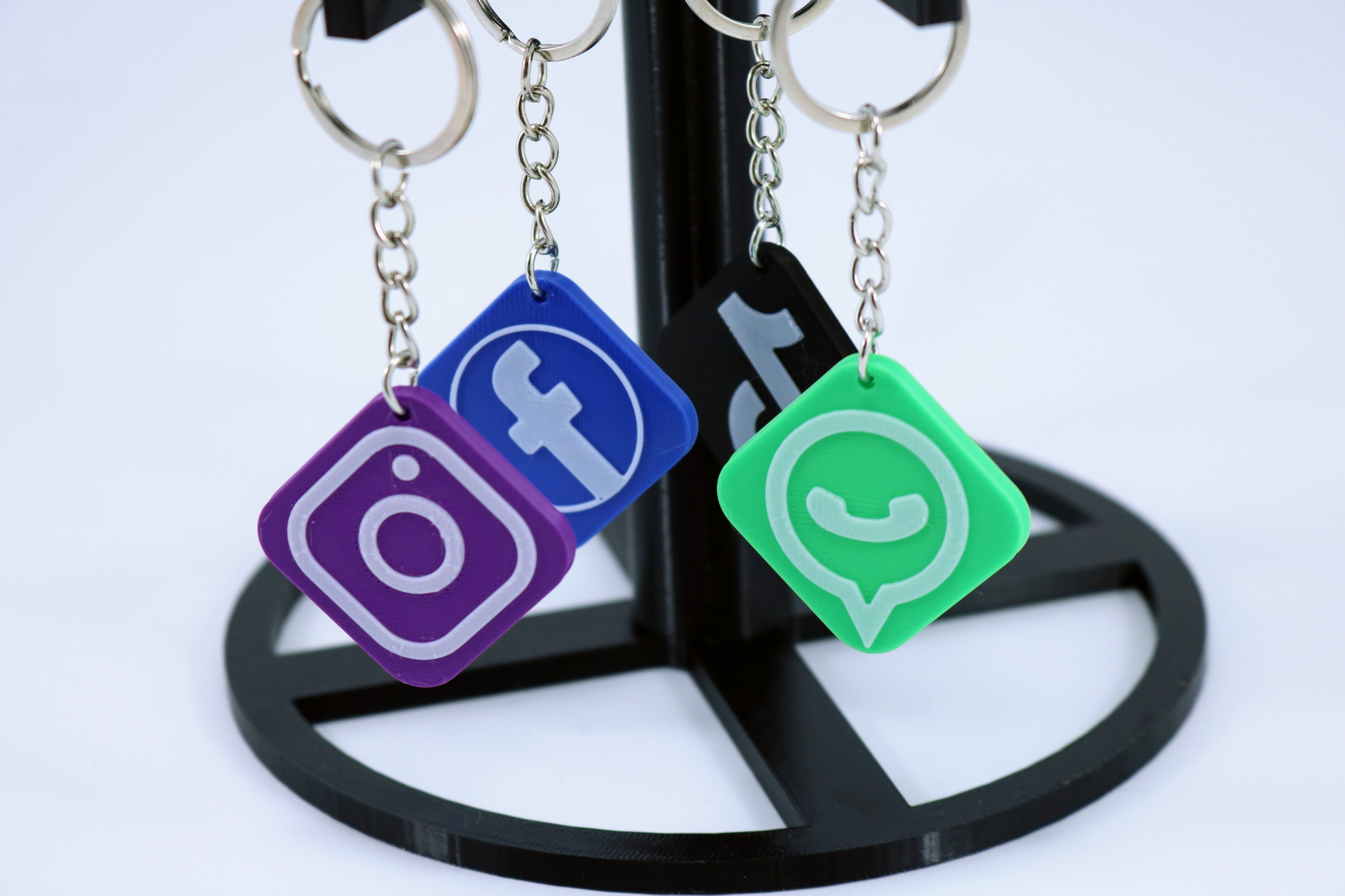 NFC keychain Facebook/ Whatsapp/ Instagram NO GLUE